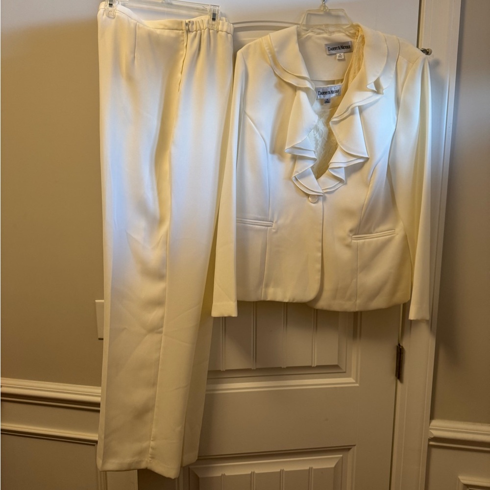 Women’s suit